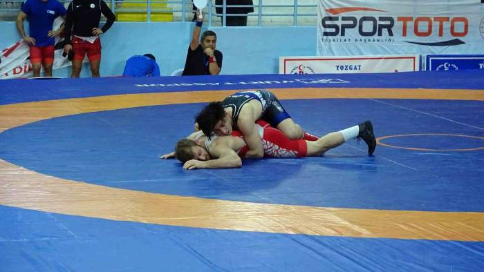 Yozgat’ta Süper Lig Serbest Ve Grekoromen Güreş Müsabakaları Tamamlandı