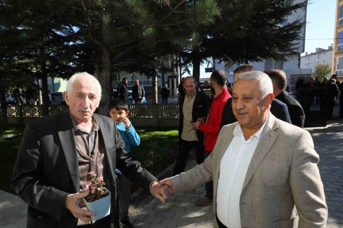 Başkan Zeybek: “Talepleri Yerinde Tespit Edip, Çözümler Üretiyoruz”
