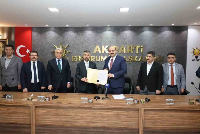 Başkan Orhan, Büyükşehir Belediye Başkanlığı İçin Aday Adayı Oldu