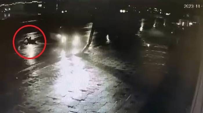 Direğe Çarptığı Otomobilden Fırladı, Emekleyerek Canını Böyle Kurtardı