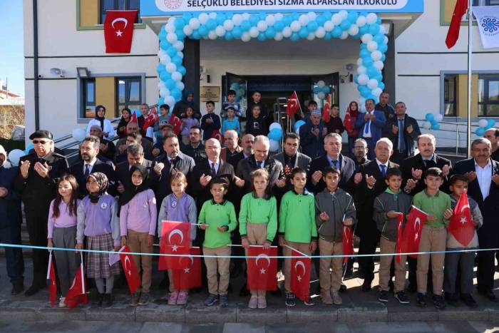 Selçuklu Belediyesi Sızma Alparslan İlkokulunun Resmi Açılışı Yapıldı