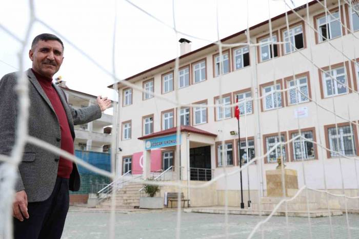 Arama Motorunda Gördü: Belediye Başkanı Okula ’messi’ İsminin Verilmesi İçin Harekete Geçti