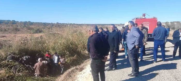 Devrilen Traktörün Altında Kalan Sürücü Ağır Yaralandı