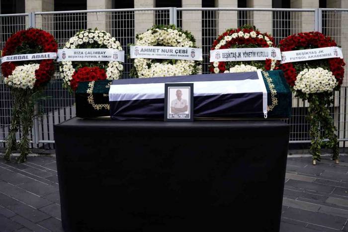 Suat Taştan, Beşiktaş Stadyumu’nda Düzenlenen Törenle Son Yolculuğuna Uğurlandı