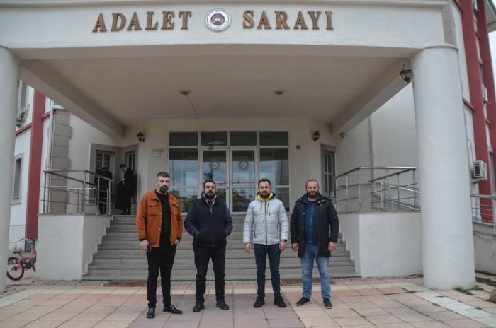 Belediye Başkanının Evinin Kurşunlanması İle İlgili Davada Karar: 4 Sanık Da Beraat Etti