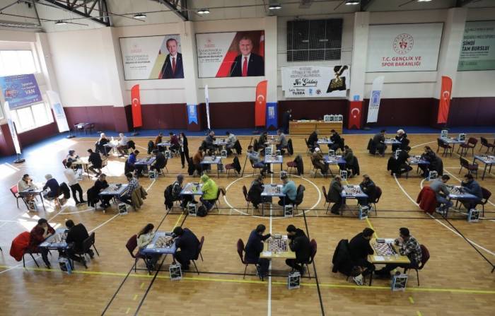 Tuşba Belediyesinden Geleneksel Satranç Turnuvası