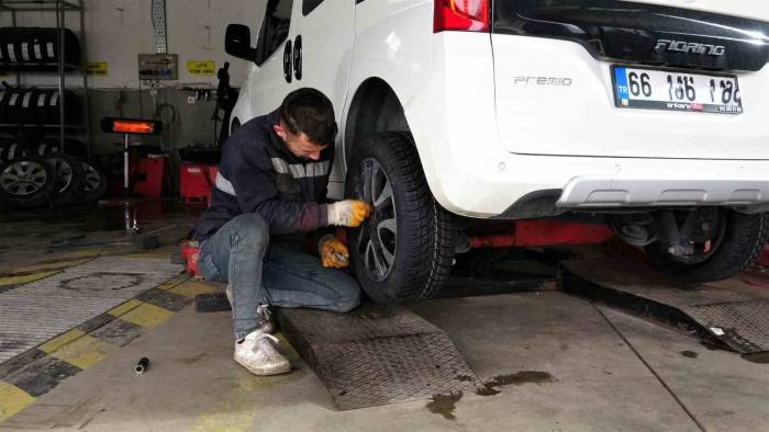 Geç Kalanlar Lastikçilerde Yoğunluk Oluşturdu