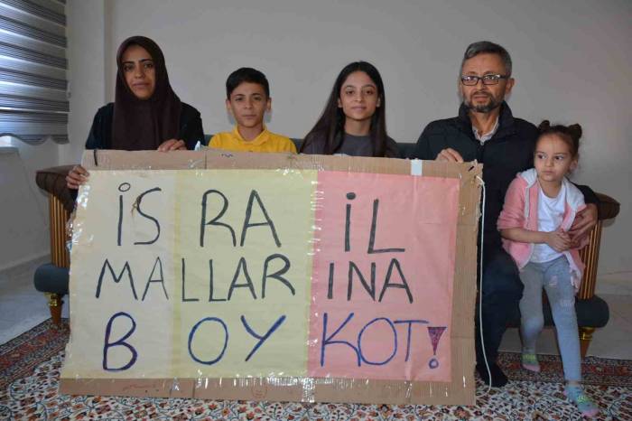 Sındırgılı Çocuklardan İsrail Mallarına Boykot Çağrısı