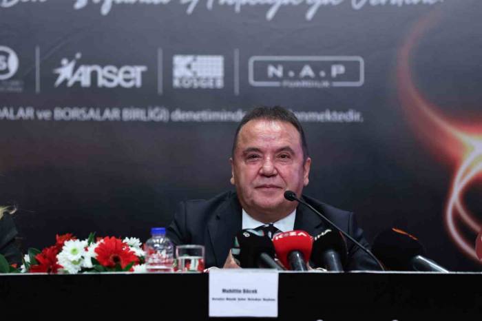 Muhittin Böcek’ten Adaylık Açıklaması: "Suskunluğumuz Asaletimizdendir"