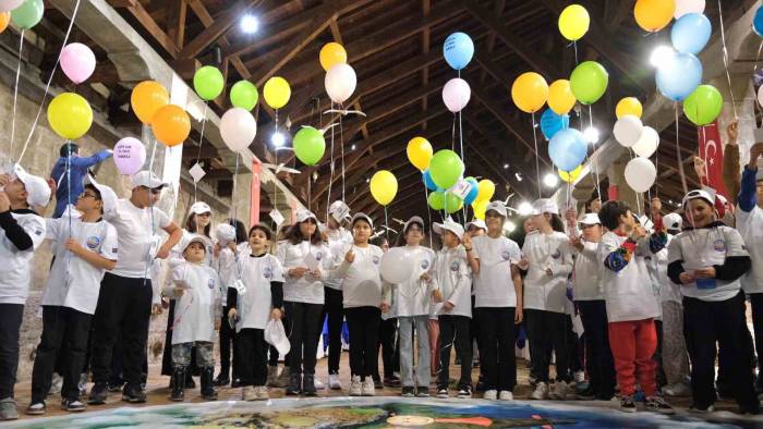 Büyükçekmeceli Çocuklar “Çocuk Hakları”nı Haykırdılar