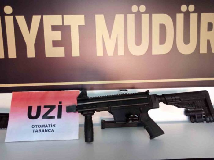 Çamaşır Makinesine Gizlenmiş Hafif Makineli Tüfek Ele Geçirildi