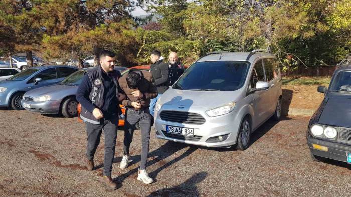 Uyuşturucu Operasyonlarında 4 Şüpheli Gözaltına Alındı
