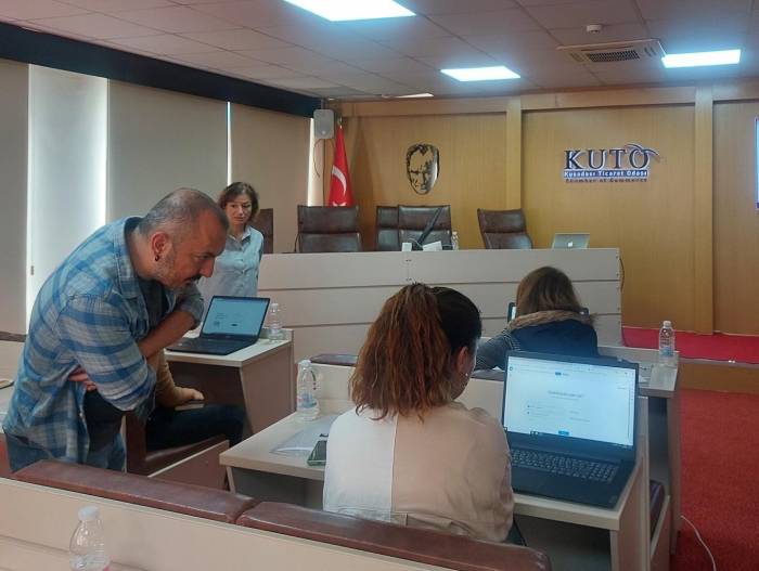 Kuşadası Ticaret Odası, Kadın Girişimcileri Dijital Pazarlamaya Hazırlıyor