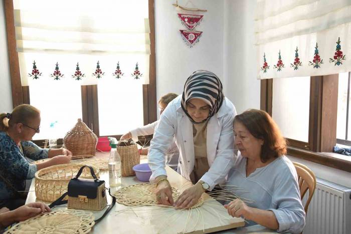 Aile Yaşam Merkezlerinden 20 Binden Fazla Kadına Destek