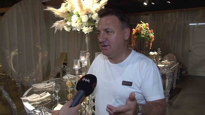 Bu Yıl Düğünlerinin Modası Canlı Renkler Oldu