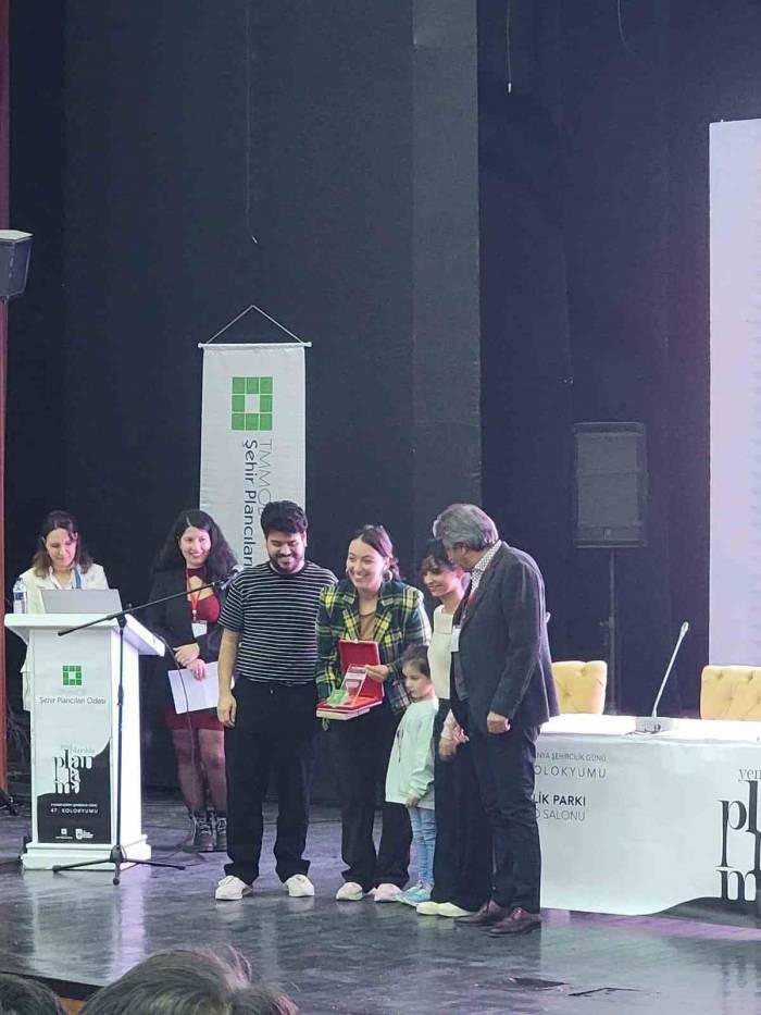 Tamirhane’ye Raci Bademli İyi Uygulamalar Ödülü