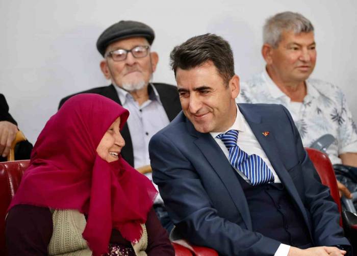 Vali Huzurevi Sakinleriyle Bir Araya Geldi