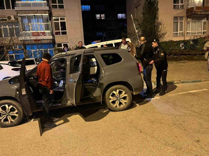 Bursa Polisi Uygulamada Aranması Olan 12 Kişiyi Yakaladı