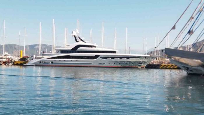 Fethiye’ye Gelen Süper Yat, Yaklaşık 5 Milyon Tl’lik Yakıt Ve Kumanya İkmali Yaptı