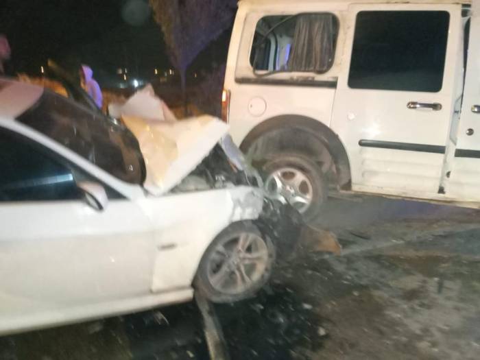 Hatay’da Trafik Kazasında 2 Kişi Yaralandı