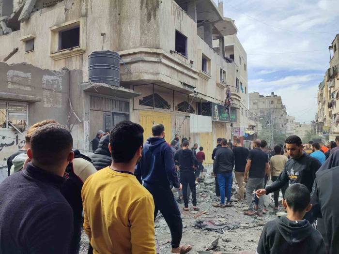 İsrail Gazze’de Mülteci Kampını Vurdu: 4 Ölü