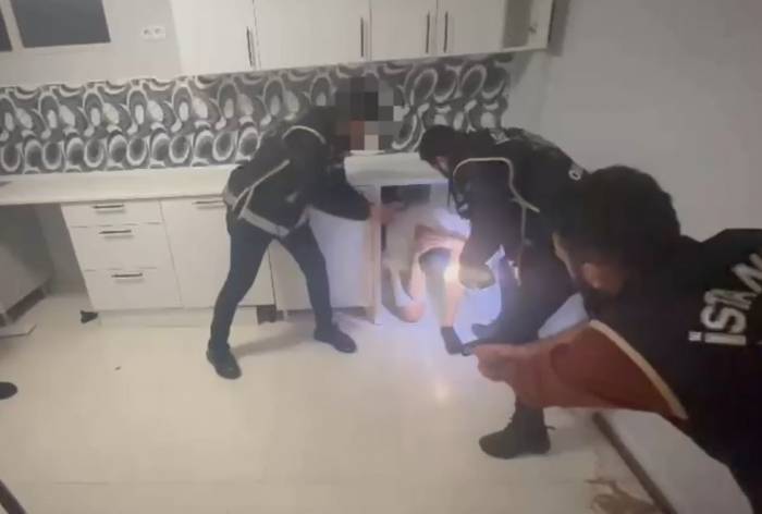 Çete Lideri Gizli Bölmede Yakalandı, O Anlar Kameraya Yansıdı