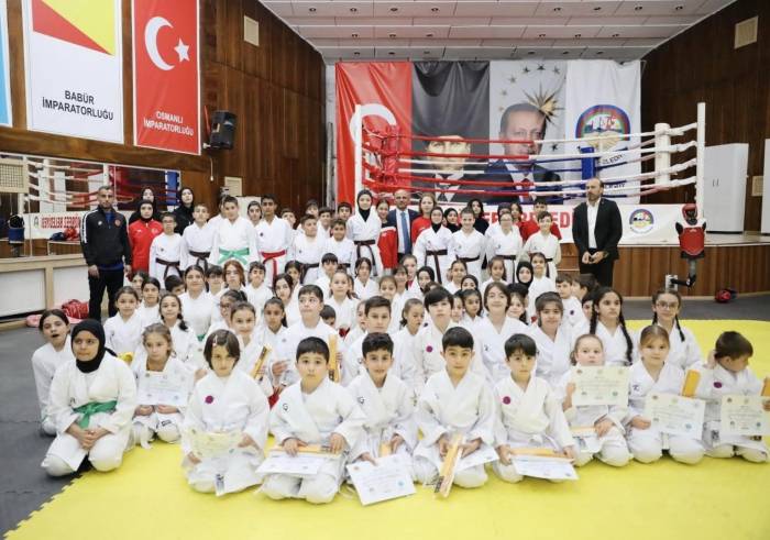 Körfez’de 200 Çocuk Yeni Kuşaklarına Kavuştu