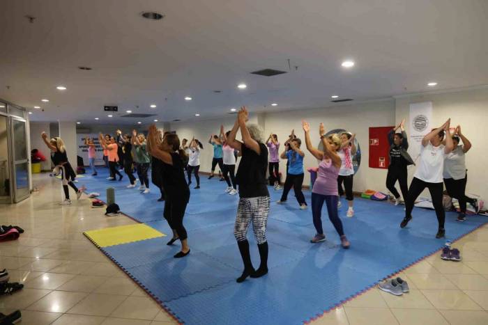 Marmarisli Kadınlar Güne Sporla Başlıyor