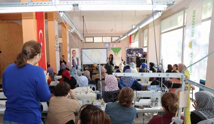 Tortek Kursiyerlerine ’kadına Yönelik Şiddetle Mücadele’ Semineri