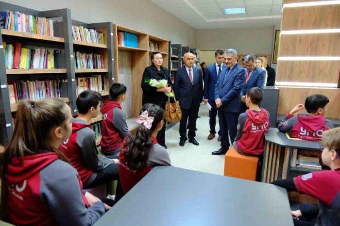 Geçen Yıl Hayatını Kaybetmişti, Adına Kütüphane Oluşturuldu