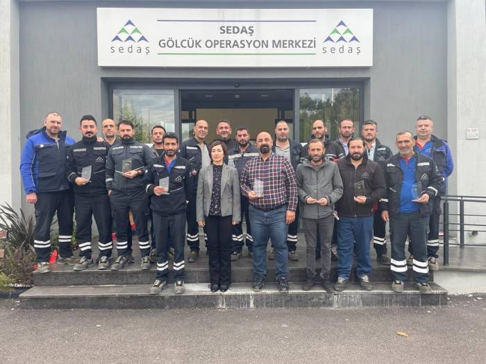 Kıdemli Çalışanlara Ödül Verildi