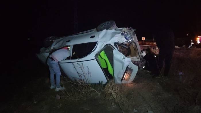 Şarampole Devrilen Otomobilde 2 Kişi Yaralandı
