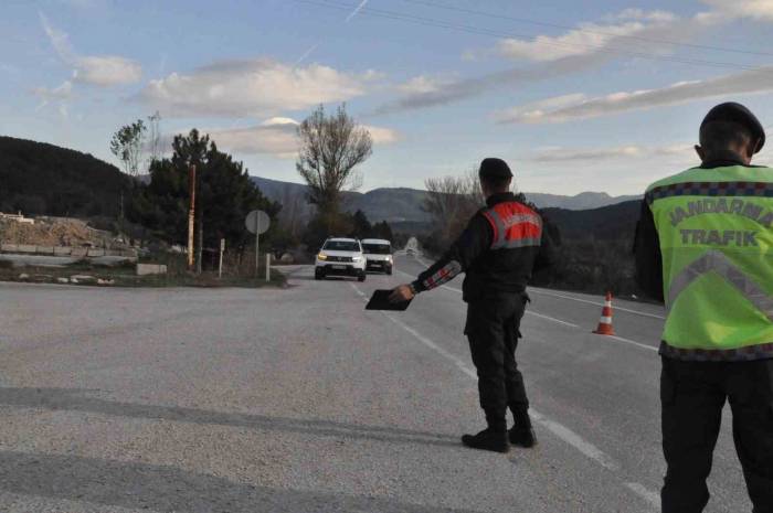 Bolu’da Kış Lastiği Uygulaması Yapıldı