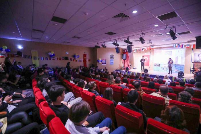 Dünya Gençleri Buca Imsef’de Buluştu