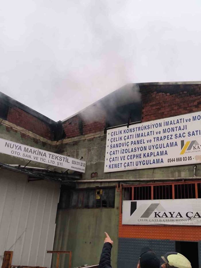 Bursa’da Tekstil Fabrikasında Yangın
