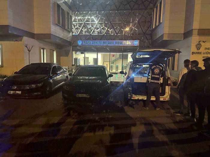 Çakarlı Araçla Trafiğe Çıkan Şahıslara 67 Bin 296 Tl Ceza