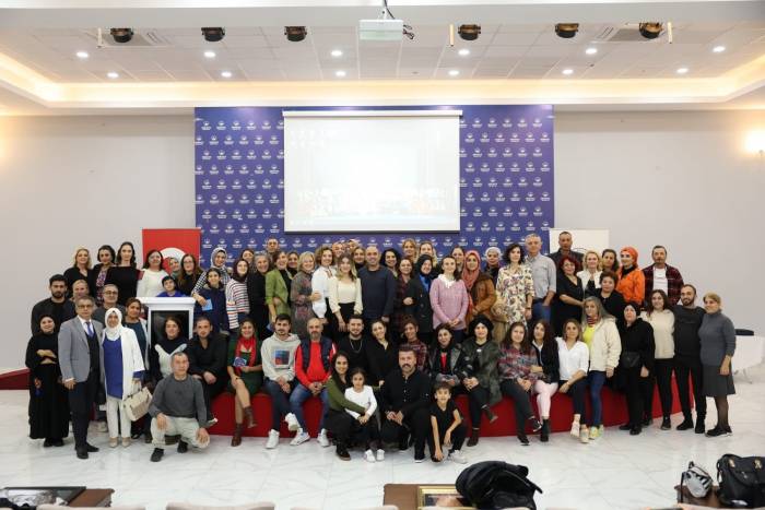 Derincespor Halk Oyunları Topluluğu Galada Buluştu