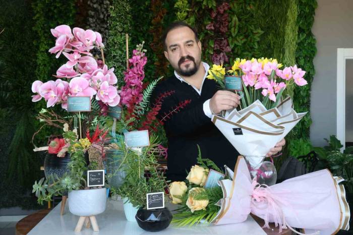 Çiçekçilerde ’24 Kasım Öğretmenler Günü’ Mesaisi