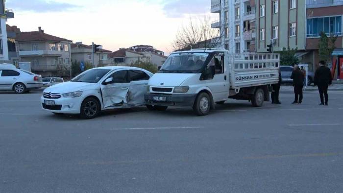 Elazığ’da Trafik Kazası: 4 Yaralı