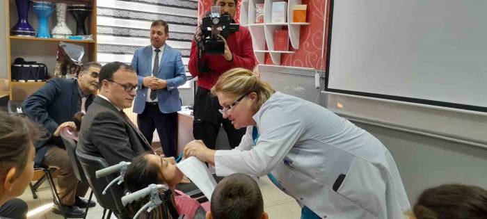 Engelliler Meclisi’nden Öğrencilere Diş Sağlığı Desteği