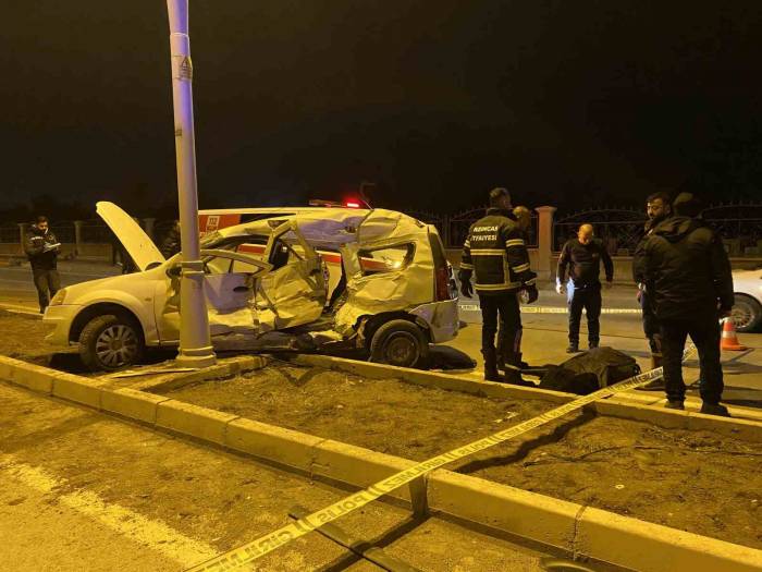 Erzincan’da Trafik Kazası: 2 Ölü 4 Yaralı