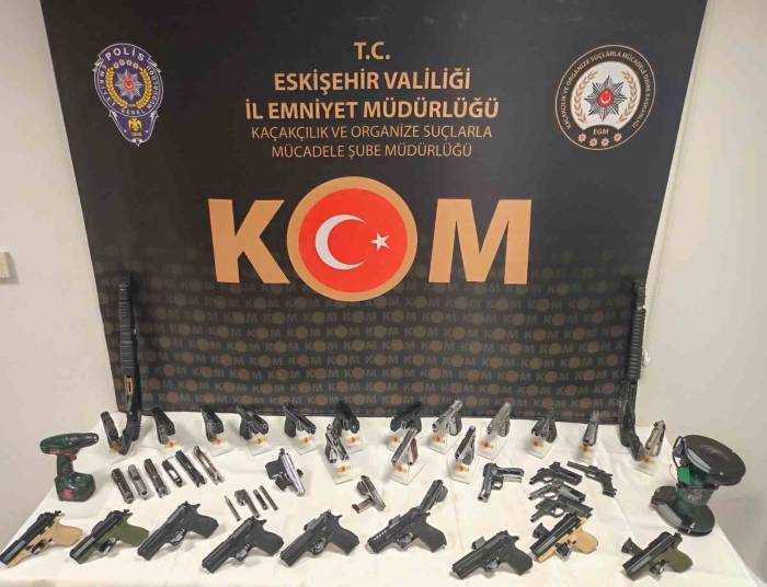 Silah Atölyesine Çevrilen Ev Cephaneliğe Döndü