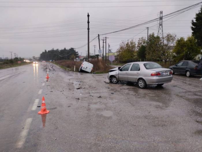 Gönen’de Trafik Kazasında 3 Kişi Yaralandı