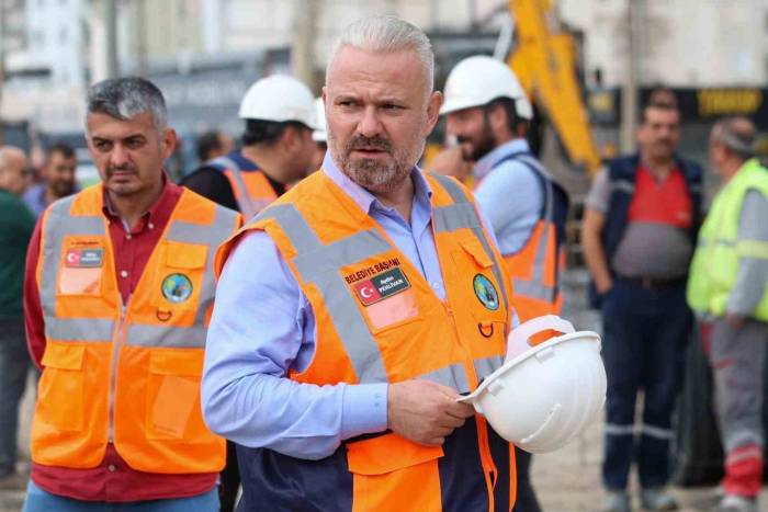 Menemen’e Bin 400 Kişilik Amfi Tiyatro Yapılıyor