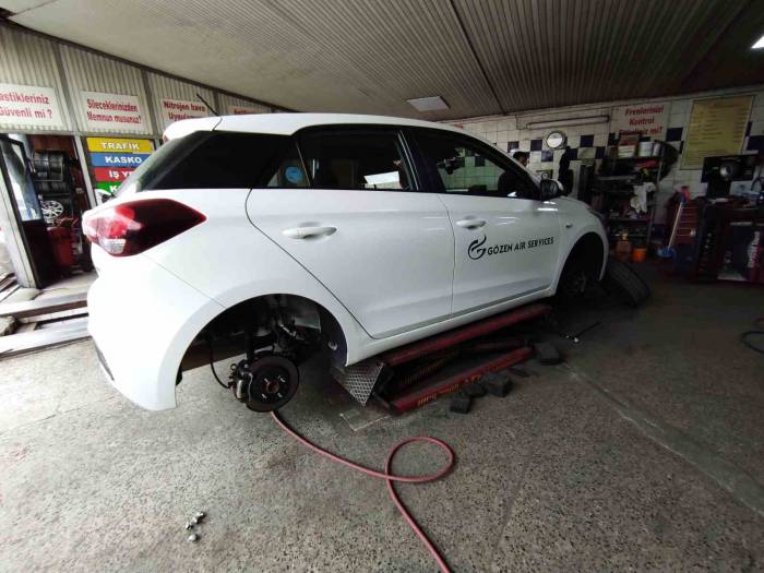 Sanayide Kış Lastiği Yoğunluğu: Kalitesine Göre Değişiklik Gösteren Fiyatlar 6 Bin Liradan Başlıyor