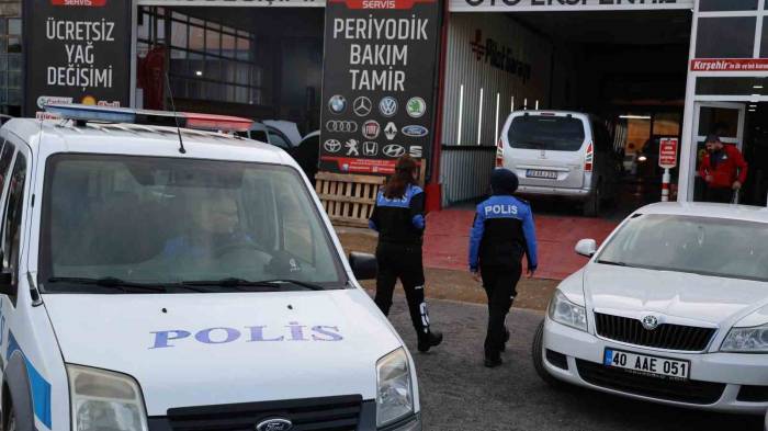 Esnaf Konuşmayı Duydu, Vatandaş Dolandırılmaktan Kurtuldu