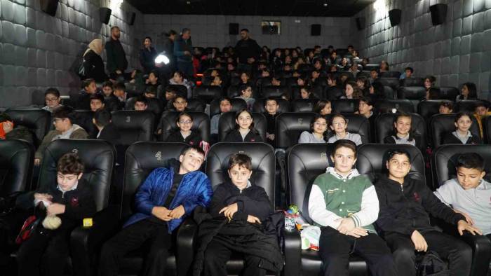 Öğretmenler, Öğrencileriyle Birlikte “Öğretmen” Filmini İzledi