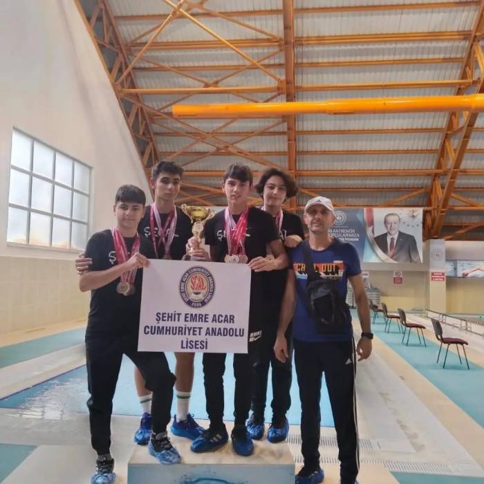 Söke Cumhuriyet Anadolu Lisesi Yüzme Takımı Aydın İl Şampiyonu Oldu