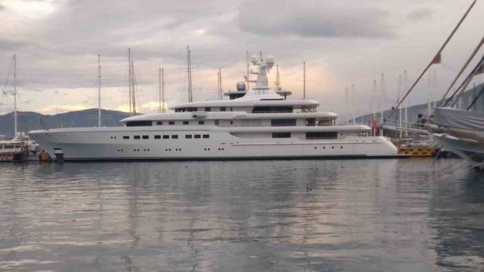 Süper Yat Romea 160 Ton Yakıt Aldı