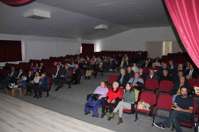 Depremzede Öğretmenlere Videolu Sürpriz